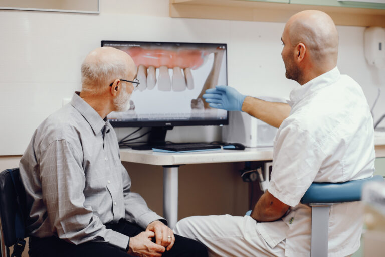quanto costa rifare tutti i denti con gli impianti